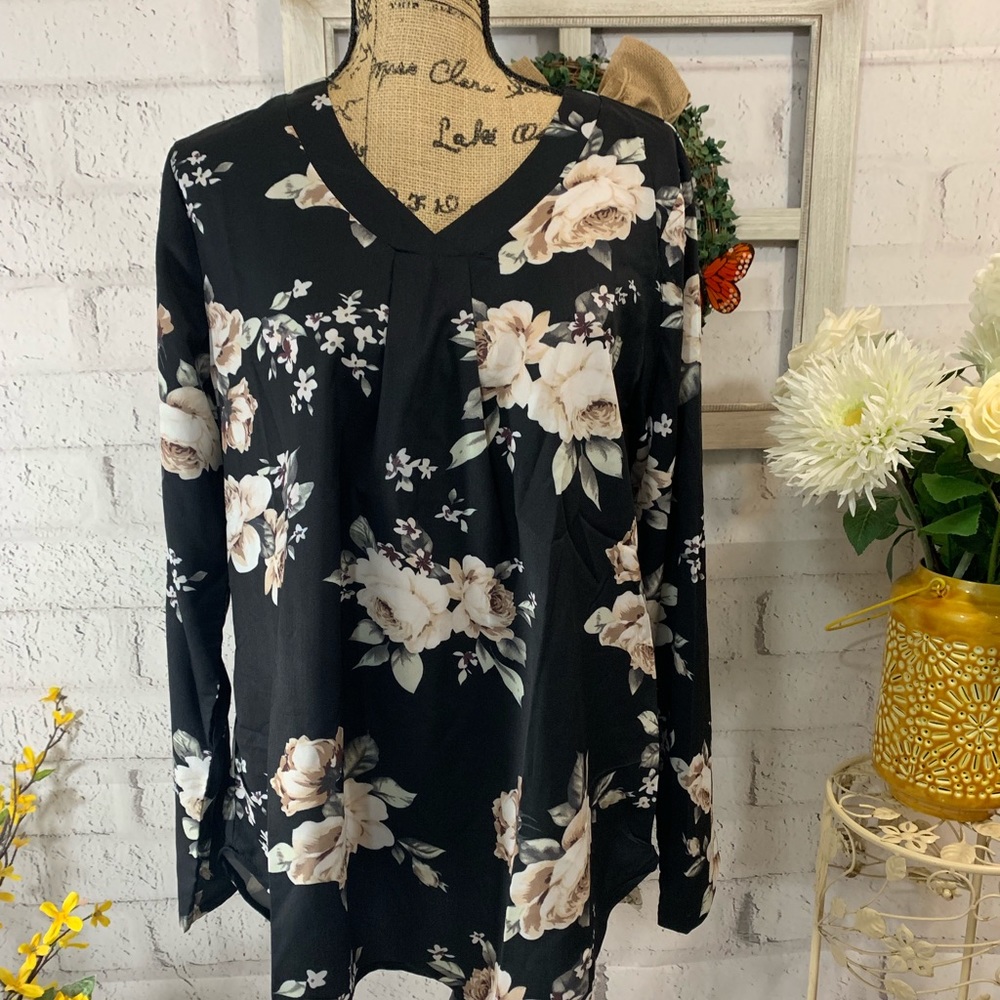 NEW.  Floral print blouse